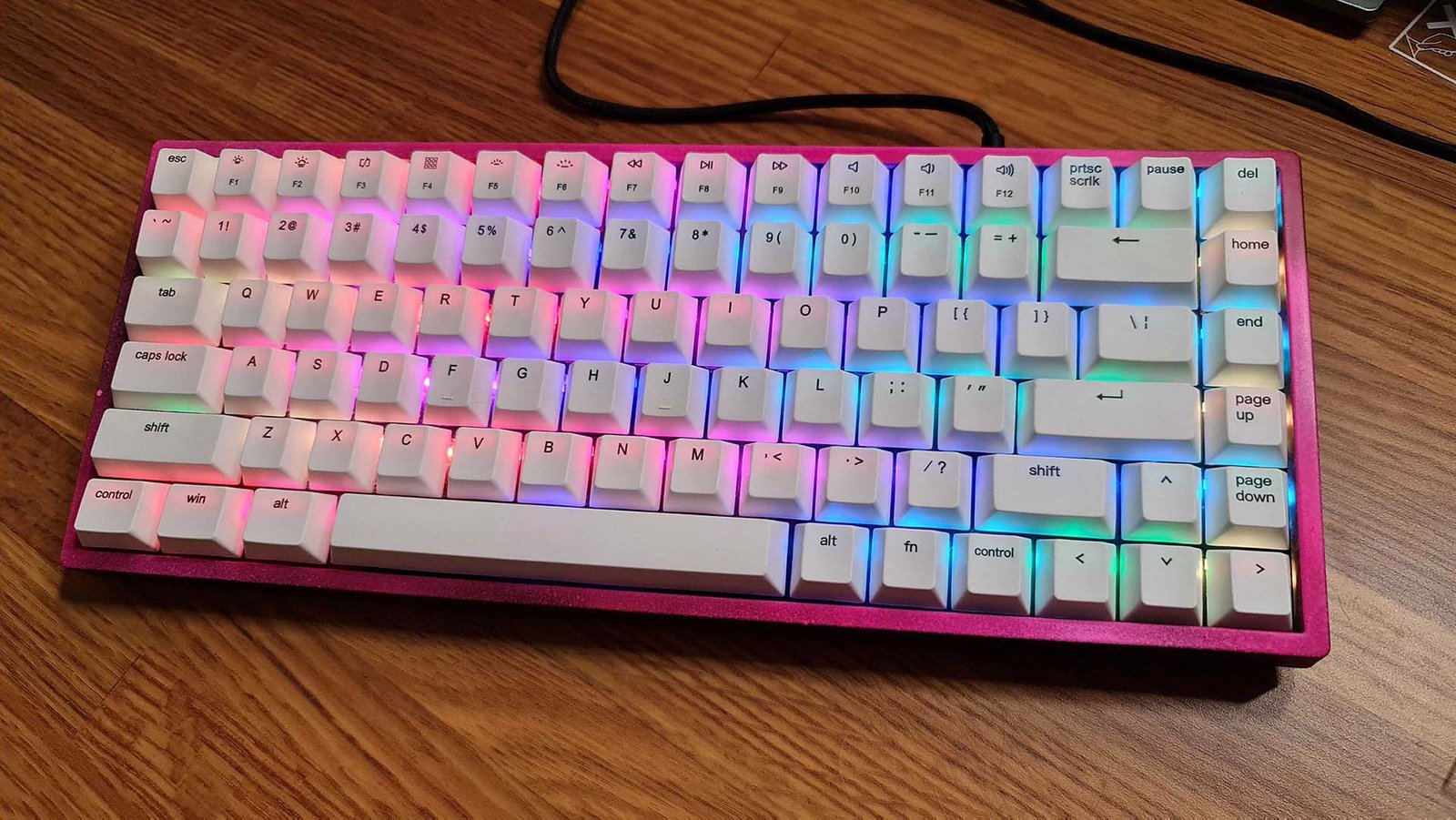 Vissles V84 gaming keyboard with after I painted the exterior pink