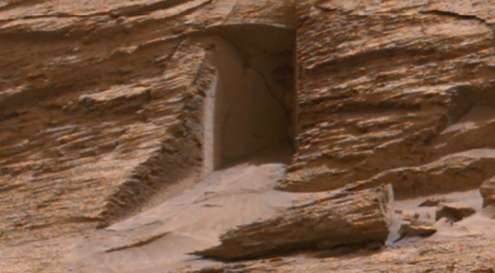 Mysterious doorway found on Mars isn’t an alien’s house, say killjoy geologists
