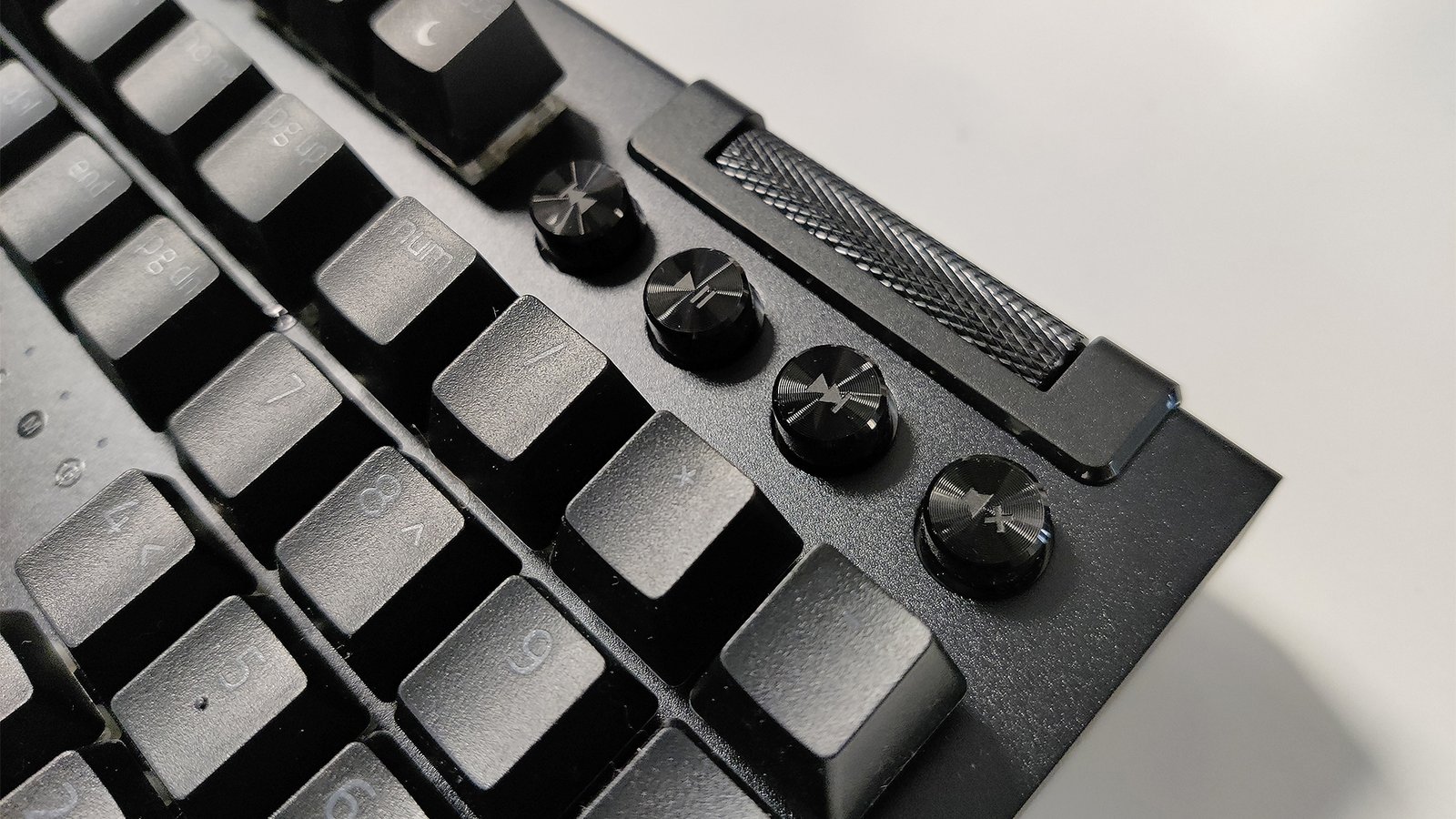 The Razer Blackwidow V4 Pro media controls close up